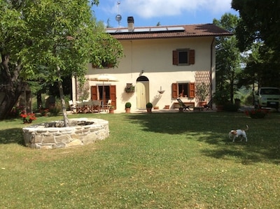 Casa de vacaciones con piscina y vista panorámica única en los Appenines.