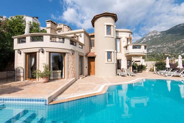 Villa Guzel Welcomes You to a Wonderful Hoilday
