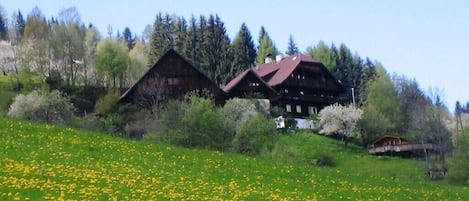 View to the countryside, right house on 1100 m