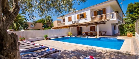 House in Alcudia with pool.