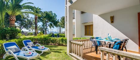 Apartamento con jardín en la playa de Alcudia