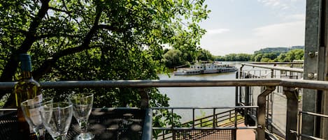 Balcony with view of the Weser