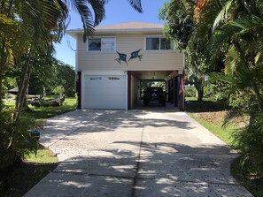 Plenty of room for parking in carport & driveway.