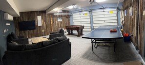 Game Room in the garage. Ping Pong and tournament foosball. Air/heated.