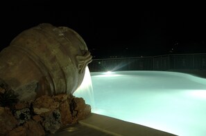 Piscina a sfioro