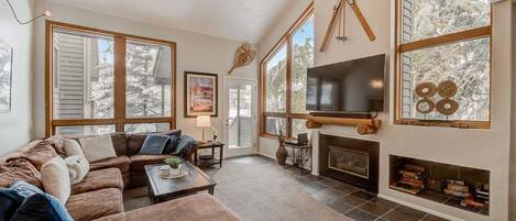 Cozy great room with mountain & resort views