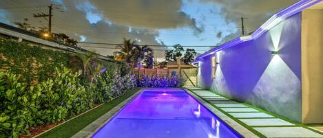 Fort Lauderdale Vacation Rental | 2BR | 2BA | 1,000 Sq Ft | 3 Steps to Enter