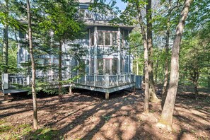 Property Exterior | Free WiFi