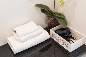 Bathroom amenities