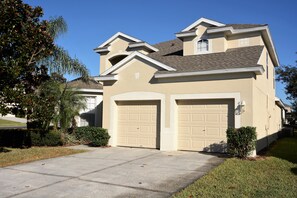 5-Bedroom-Orlando-Pool-Home-Windsor-Hills-Resort-Kissimmee-Florida 