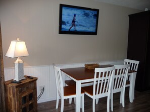 Kitchen table that seats 6 (bench seat against wall)