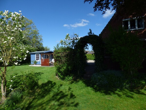 Ferienhaus mit grossem Garten 
 