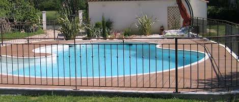 PIscine chauffée du 15 avril à fin septembre