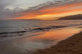 Maui Banyan-Top Floor Unit, Right Across from the Beach!