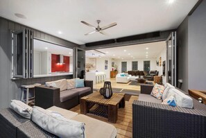 Outdoor Undercover Entertaining