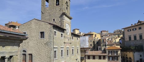  Veduta Palazzo Comunale  dalle finestre 