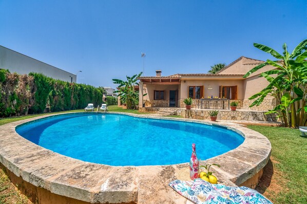 vacation home in Mallorca with private pool. 