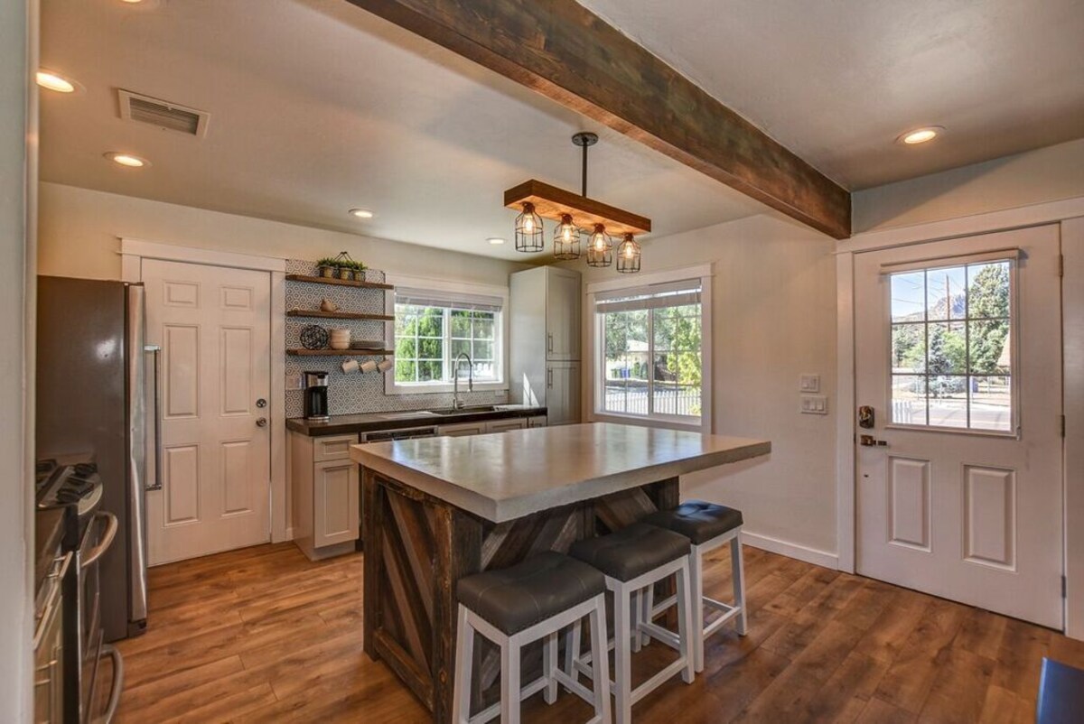 Private 5 Star Downtown & Rodeo Stylish Decor