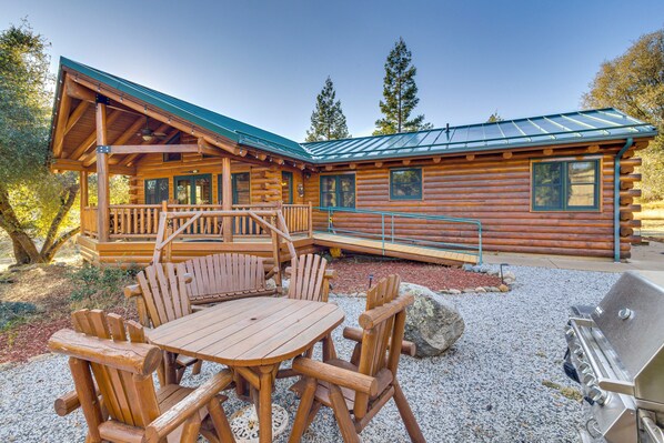 Mariposa Vacation Rental | 3BR | 2BA | Step-Free Access | 1,436 Sq Ft