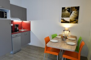 Make a quick meal in your kitchenette.
