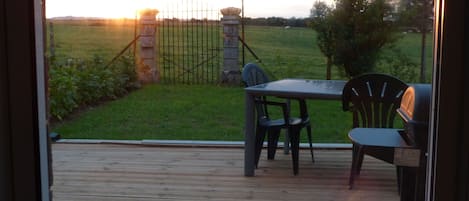 Terrasse privative en rase campagne