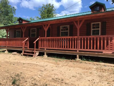 2BR/1BA Amish Built Cabin Located on Pond at Rippling Waters Campground