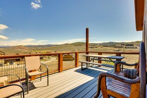 Private Deck | Community Pool & Hot Tub Access | Self Check-In