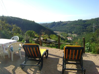 Pretty holiday cottage with private pool, fantastic views sleeps 6, Arganil 7kms