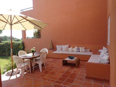 Villa in front line with garden, barbecue, ideal families ..