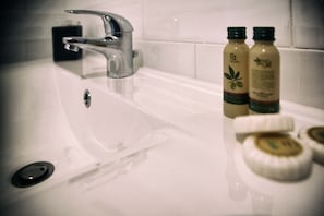 bagno e set cortesia