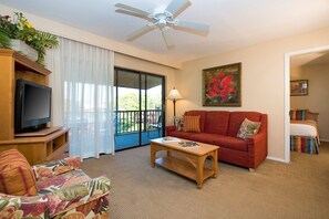 Find peace and relaxation with your close friends and family in this stunning living room featuring natural decor.
