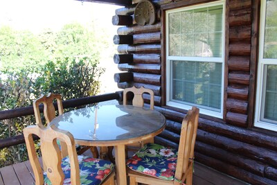 Log Cabin Living in the Sierra Western!