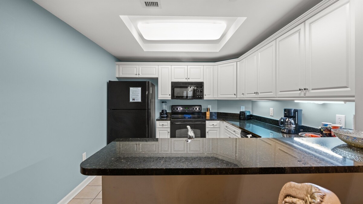 Royale Palms 303 Elegant Oceanview w/Pool & Beach