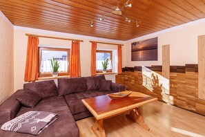 Wanderlust 72 m², für 4 Personen, 1 sep. Schlafzimmer, WLAN, Terrasse-Wohnecke