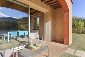 Balcony / Terrace / Patio, Building Exterior, Garden, Outdoor