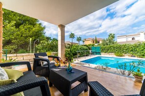 Haus mit Pool und Grill in Playa de Muro