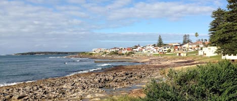 Amazing, 2 mins. walk to Shelly Beach Ocean Swimming Pool