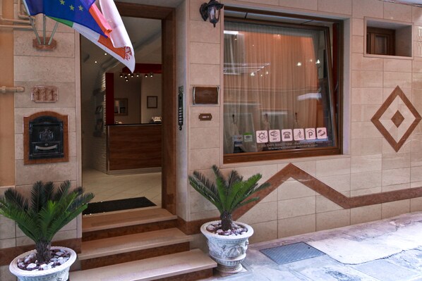 Entrada de la propiedad