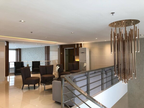 Penthouse lounge and function room 