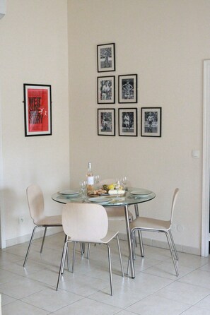 Dining
Room size 29.60 m²