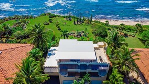 Pacific Ocean views from all rooms.