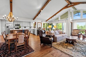 Dining Area, Main Level