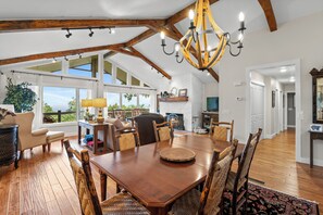 Dining Area, Main Level