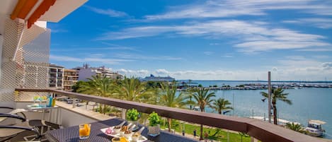 Apartment with sea view in Puerto de Alcudia