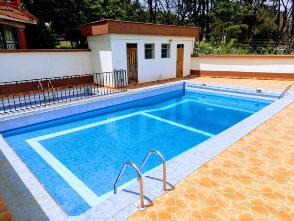 Udendørs pool