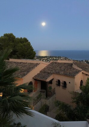 The villa seen from above at Night