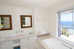 En Suite Bathroom with Magnificent Sea View at Felsensicht Holiday Home