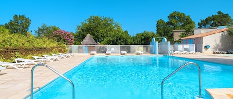 Piscine extérieure