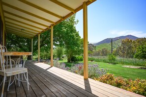 front verandah 