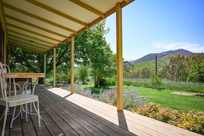 front verandah 